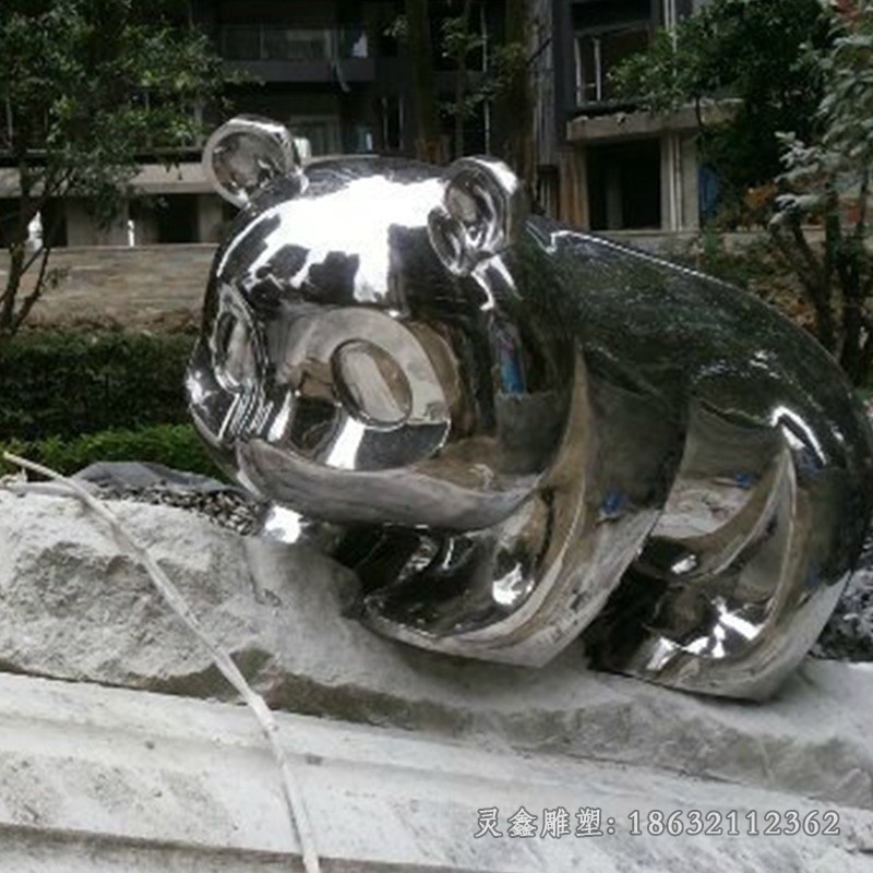 镜面熊猫小区不锈钢雕塑