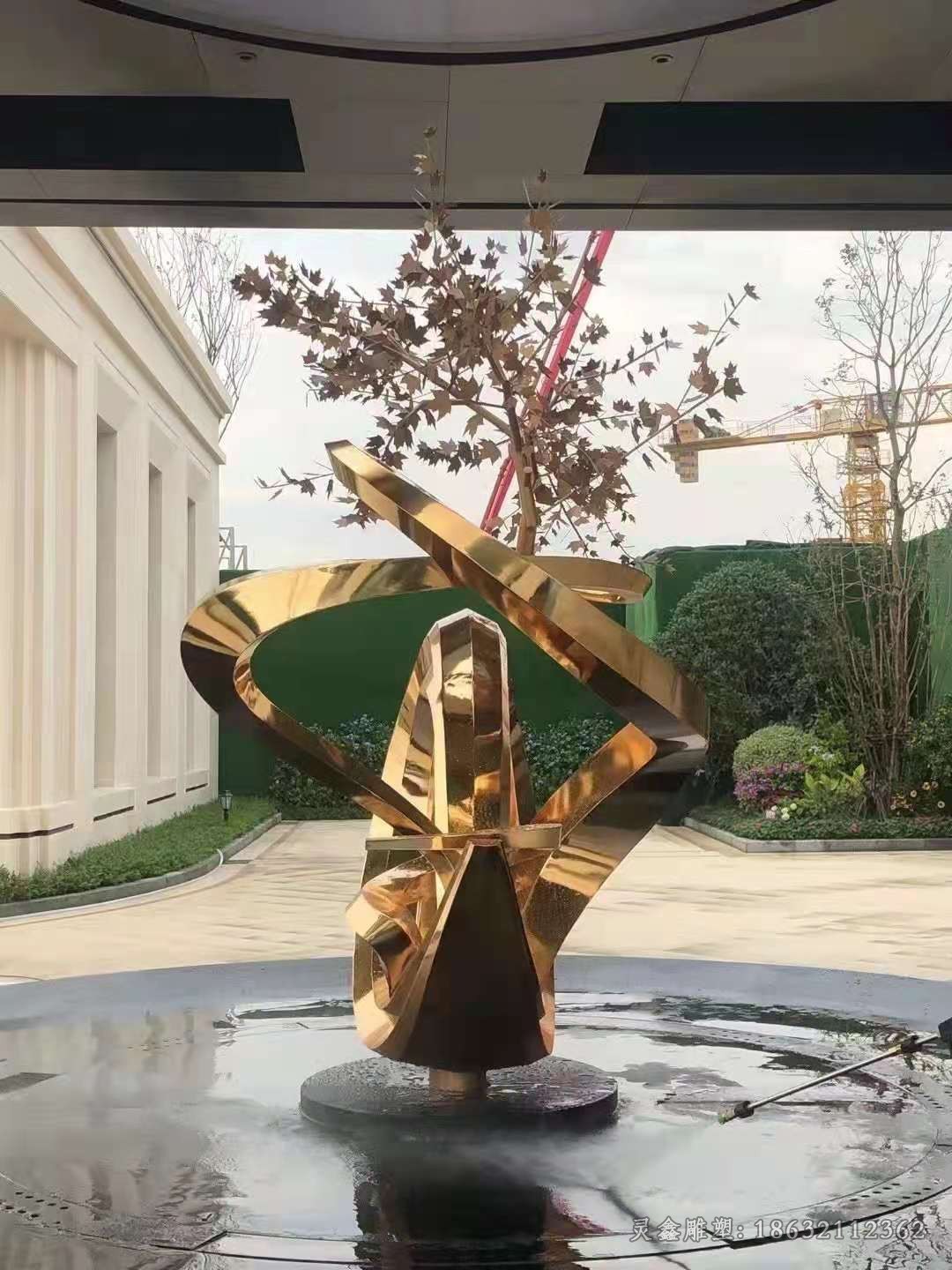 不锈钢异形树叶广场雕塑