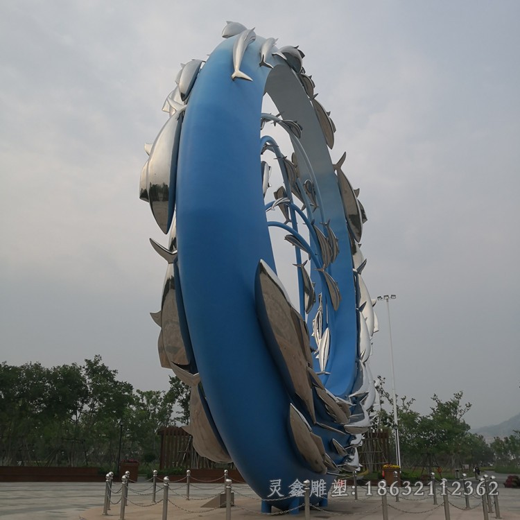 彩绘鱼城市不锈钢雕塑