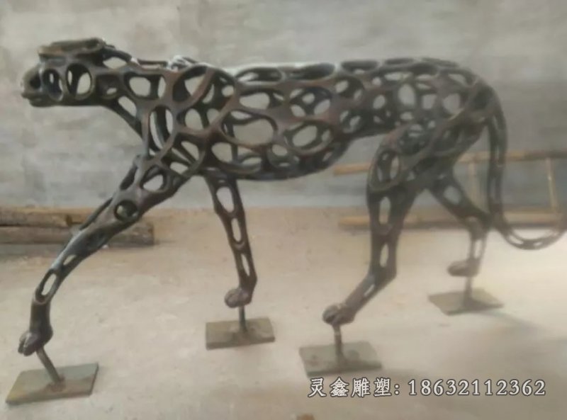 豹子镂空动物景观铜雕