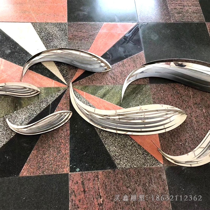 镜面鱼广场不锈钢雕塑