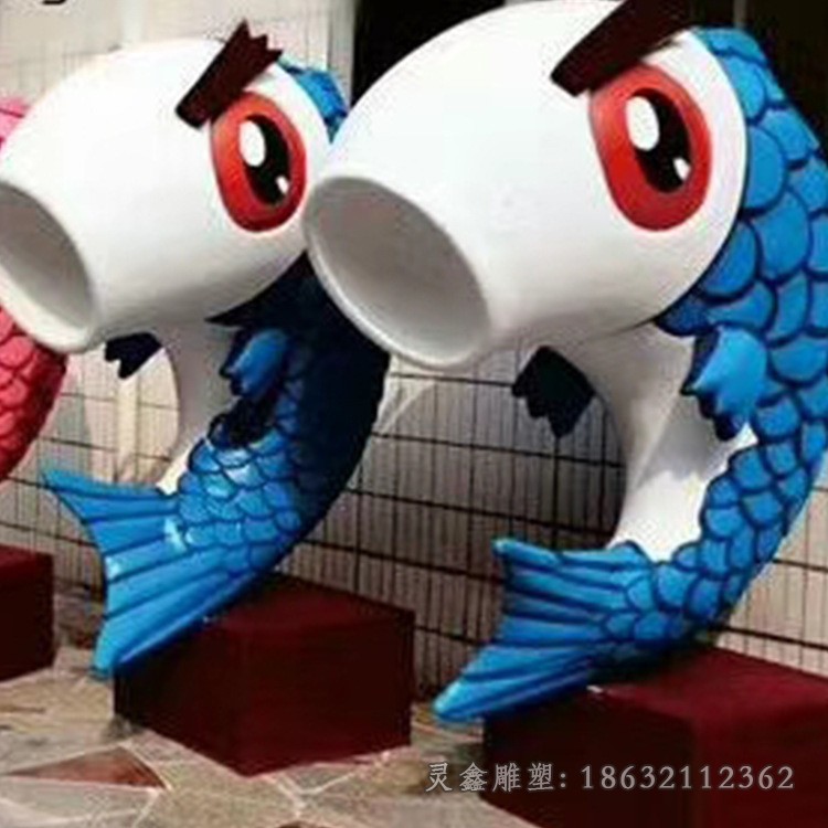 彩绘鱼校园不锈钢雕塑