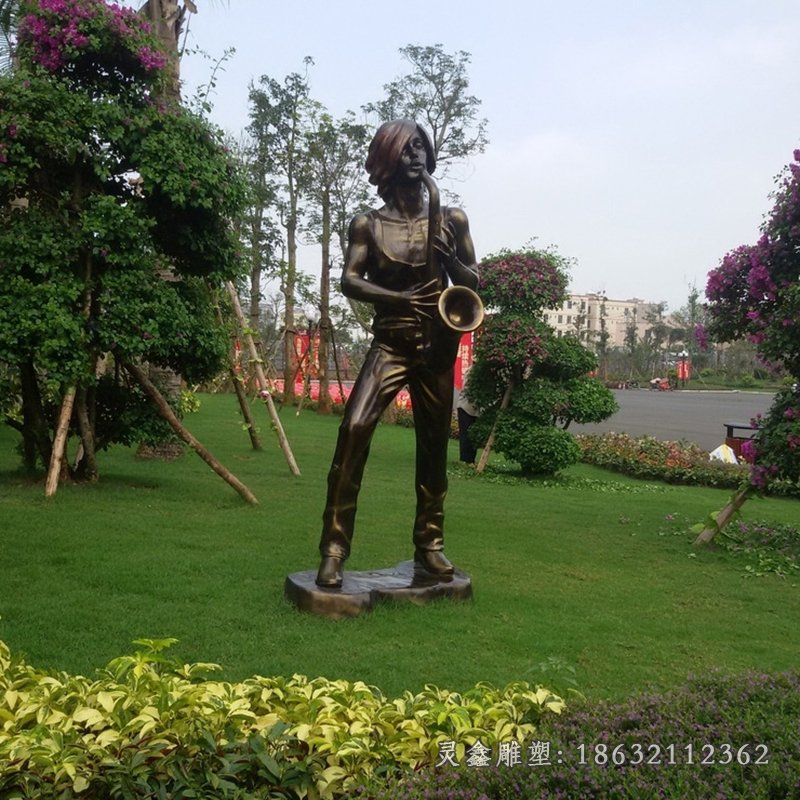 公园吹萨克斯景观铜雕
