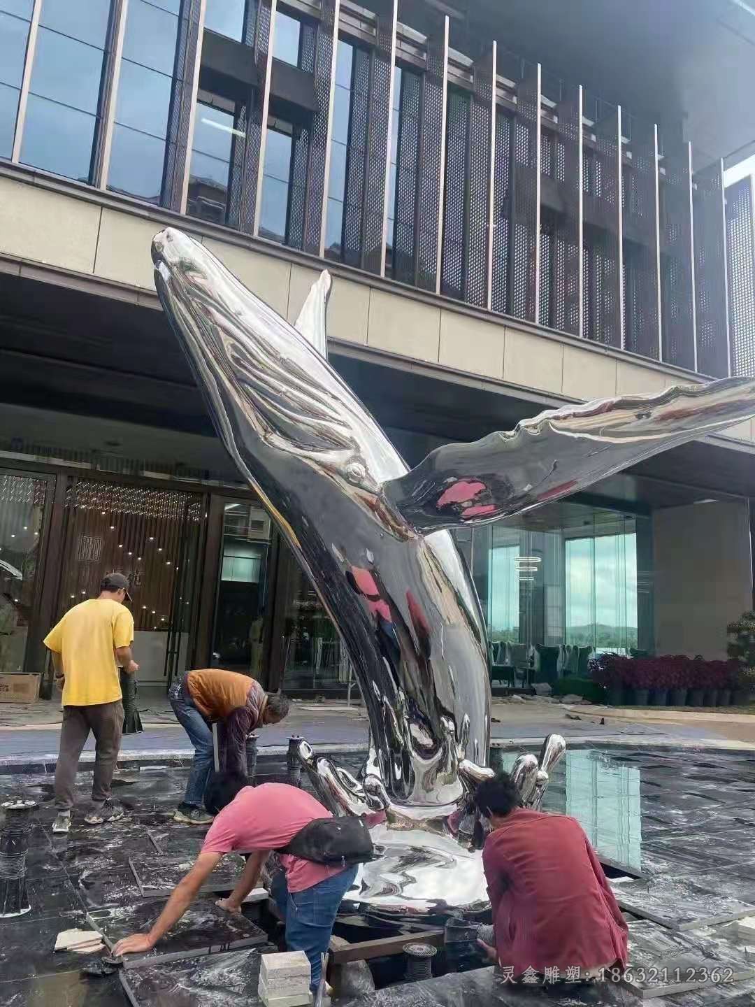镜面海豚街边不锈钢雕塑