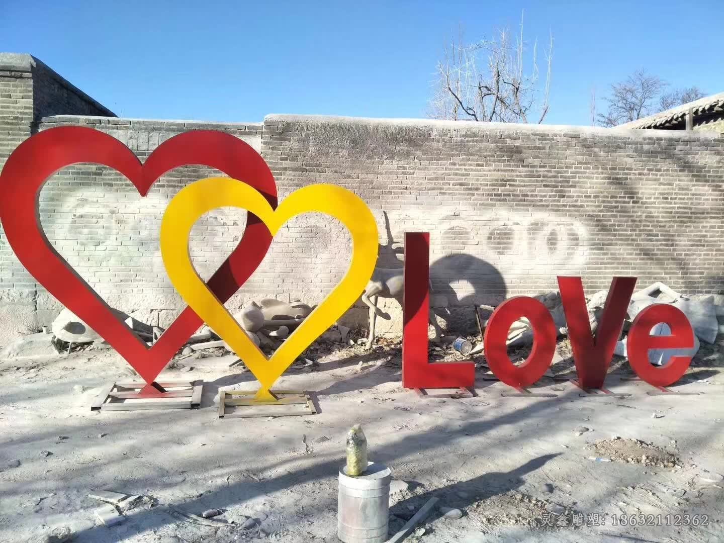 不锈钢抽象love景观雕塑