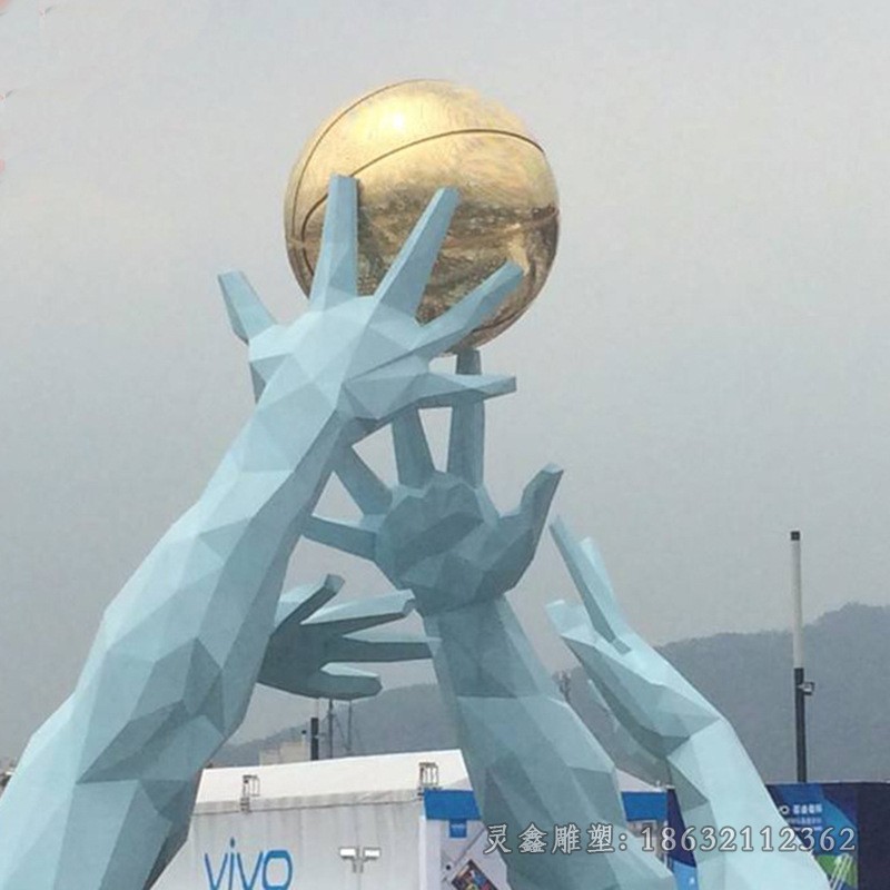 不锈钢抽何手托球城市雕塑