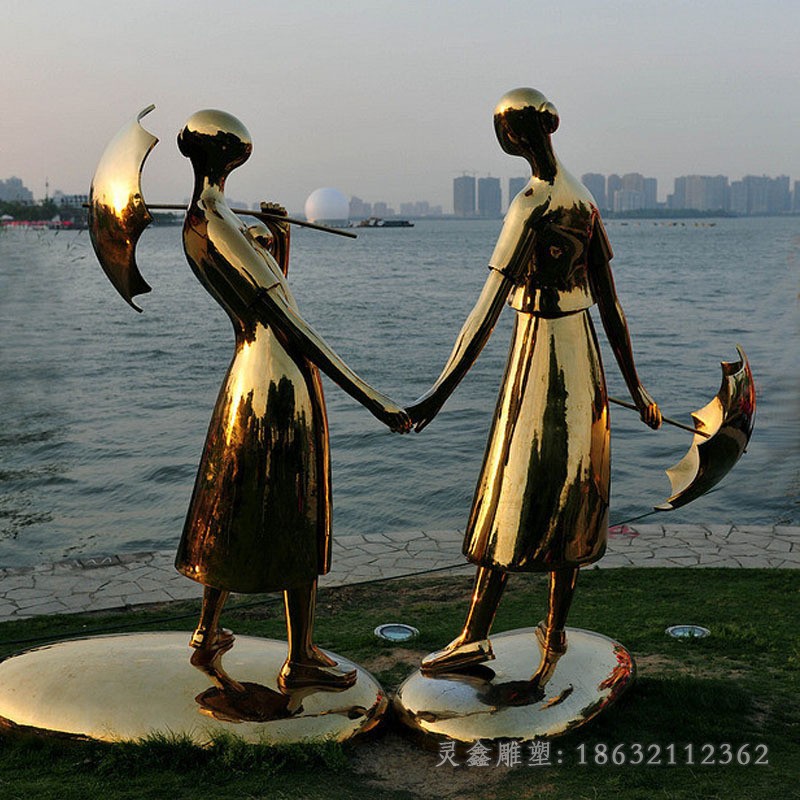 镜面人物海边不锈钢景观雕塑