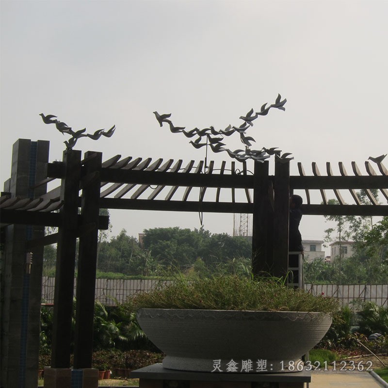 不锈钢鸽子公园景观雕塑