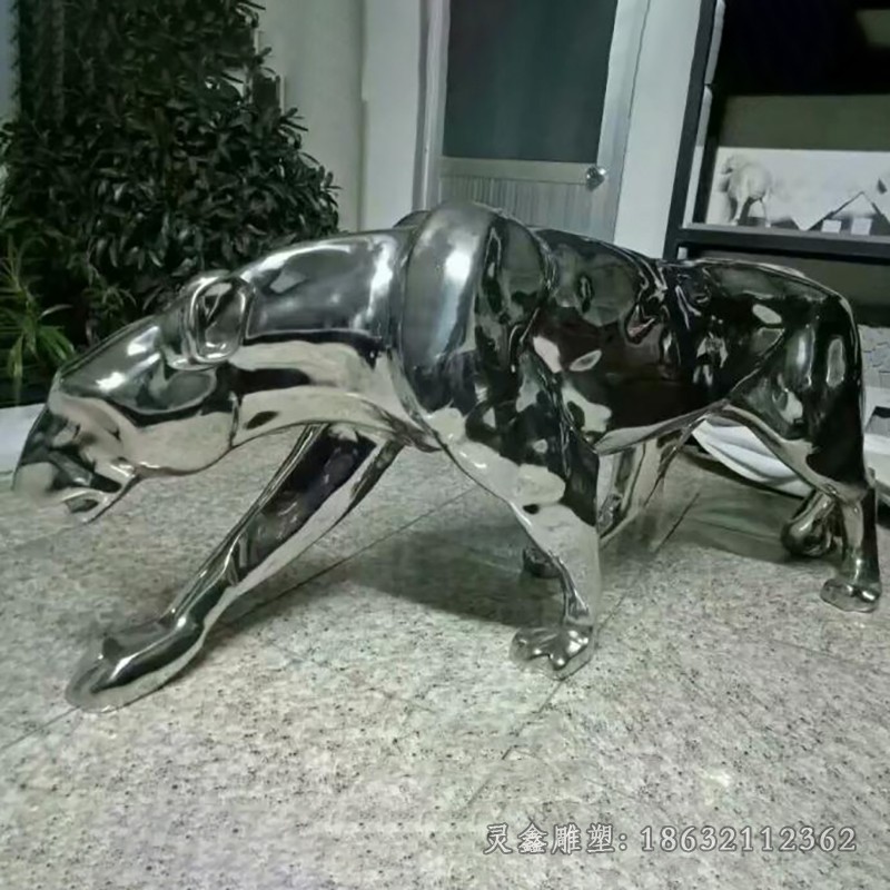 不锈钢动物豹子景观雕塑