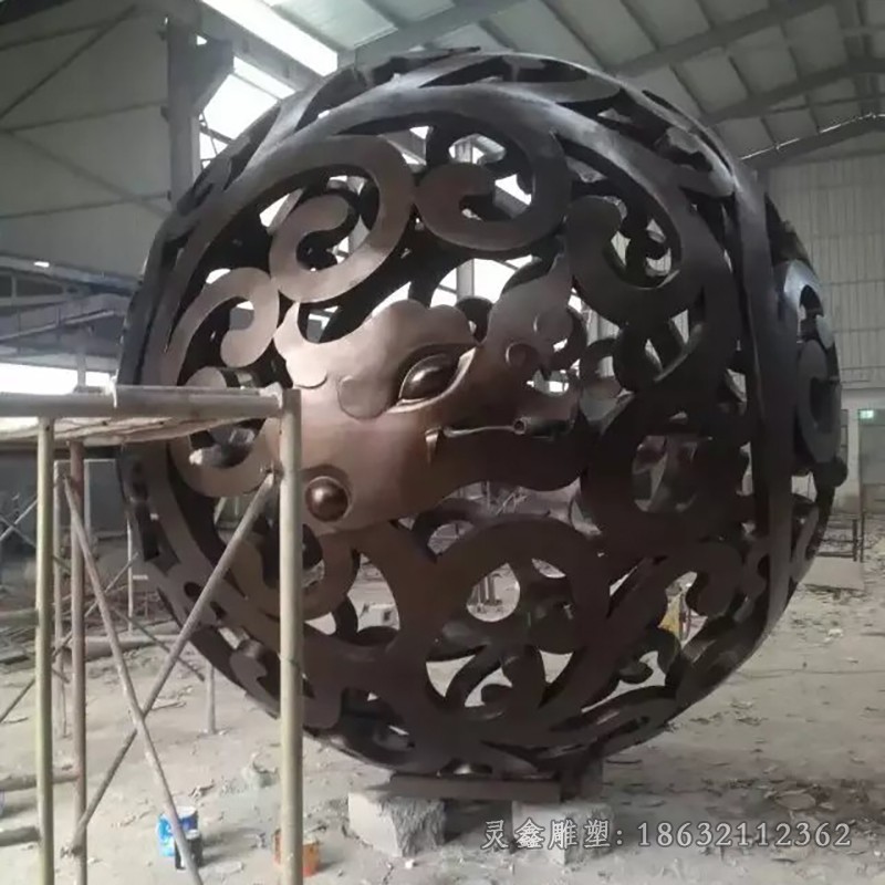 彩绘镂空球不锈钢小区雕塑