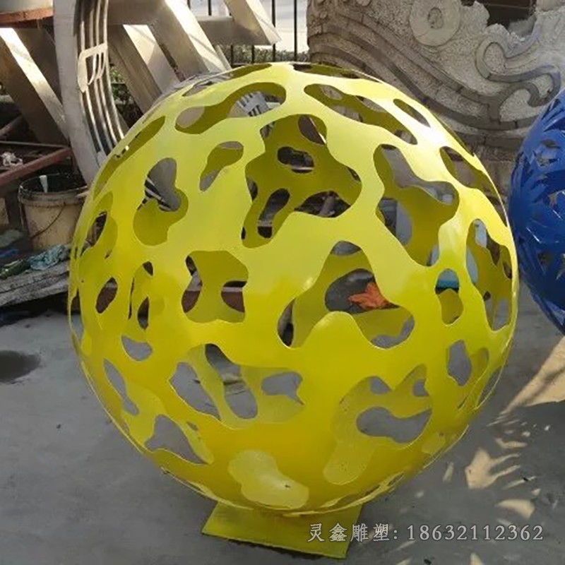 彩绘镂空球不锈钢景区雕塑