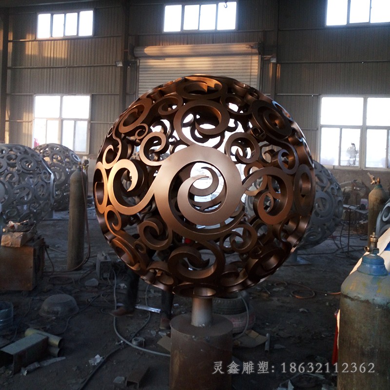 不锈钢镂空球城市景观雕塑