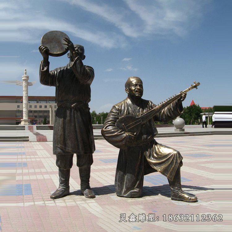 少数民族玩乐器人物铜雕
