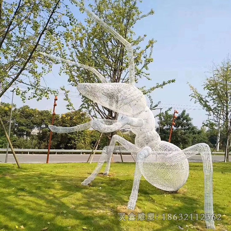 不锈钢镂空蚂蚁街边雕塑
