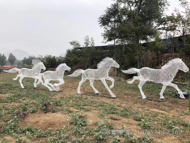 不锈钢镂空奔马城市雕塑