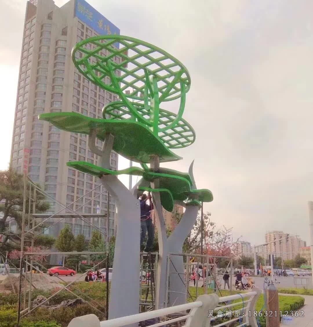 不锈钢镂空发光树叶景观雕塑