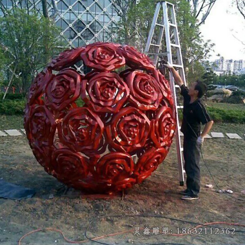 不锈钢玫瑰花球景观雕塑