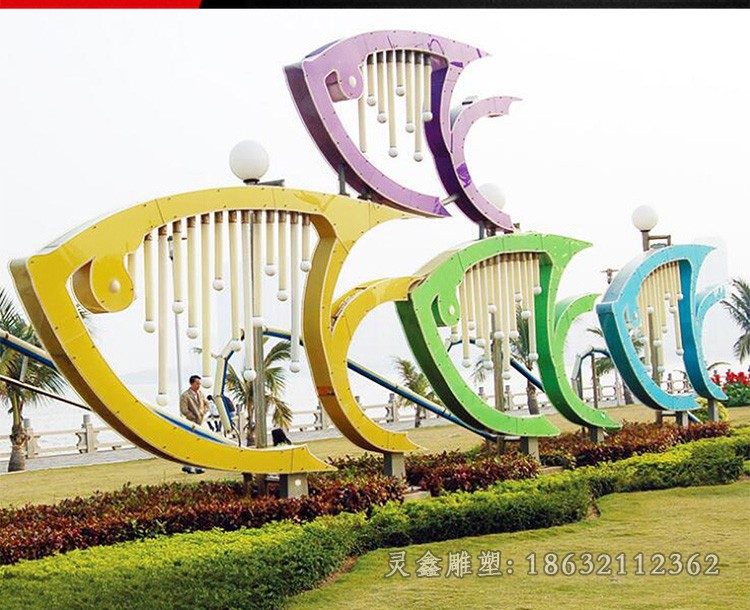不锈钢抽象三角鱼公园雕塑