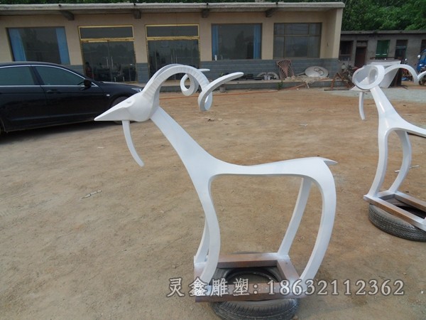 不锈钢抽象羊广场景观雕塑