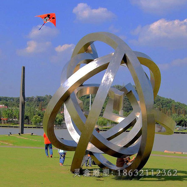 不锈钢镂空圆环公园雕塑