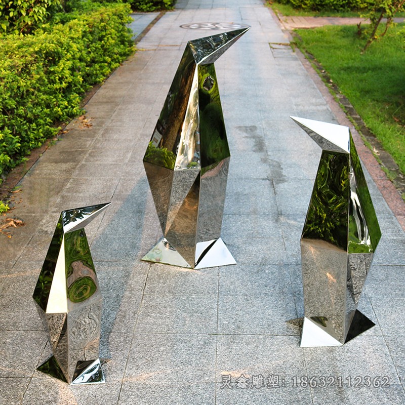 不锈钢镜面企鹅城市雕塑