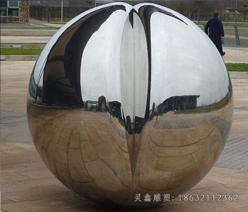 不锈钢镜面球公园雕塑