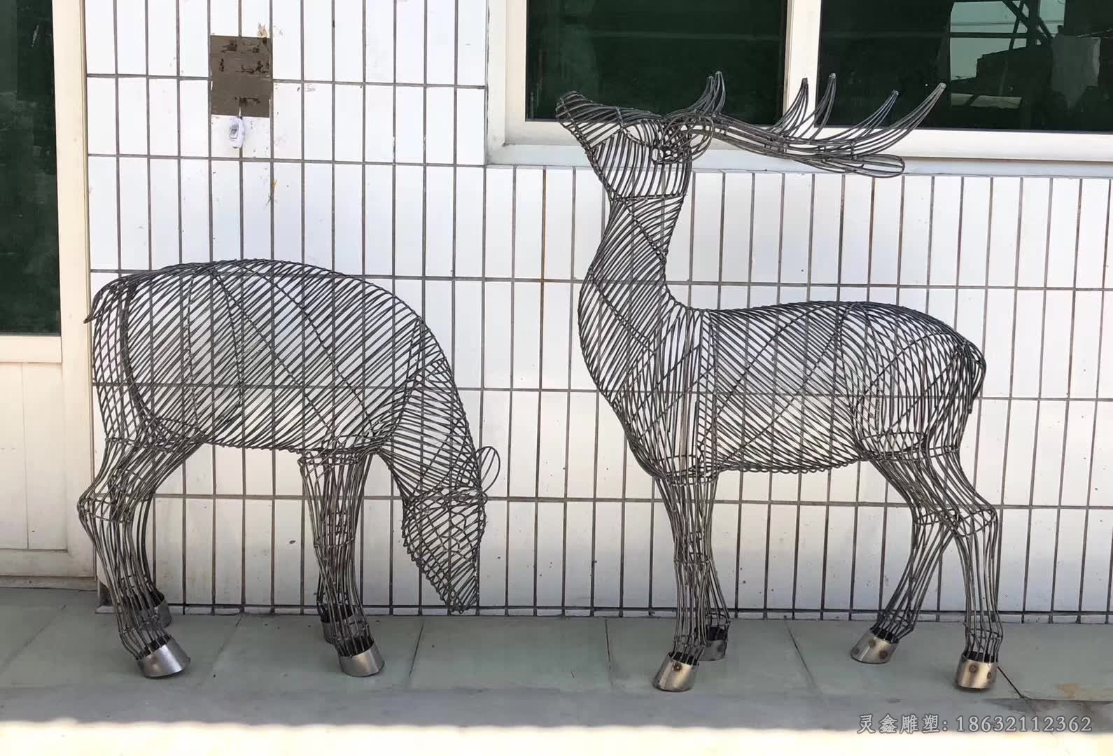 不锈钢镂空发光鹿雕塑