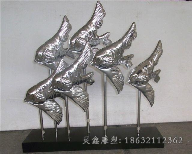 不锈钢镜面鱼广场景观雕塑