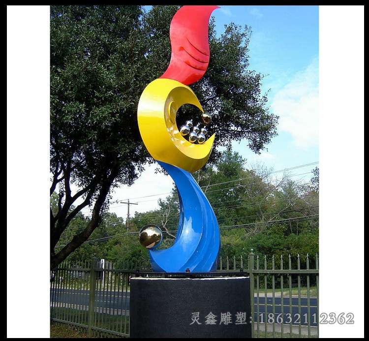 不锈钢抽象月亮彩绘雕塑