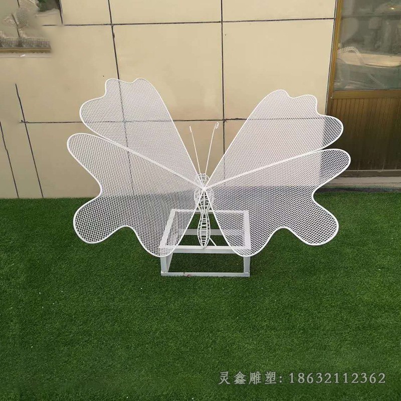 草坪不锈钢镂空蝴蝶雕塑