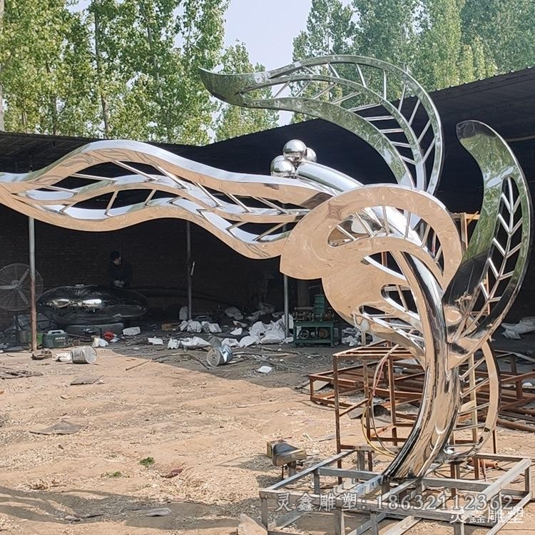 抽象不锈钢树叶广场景观雕塑