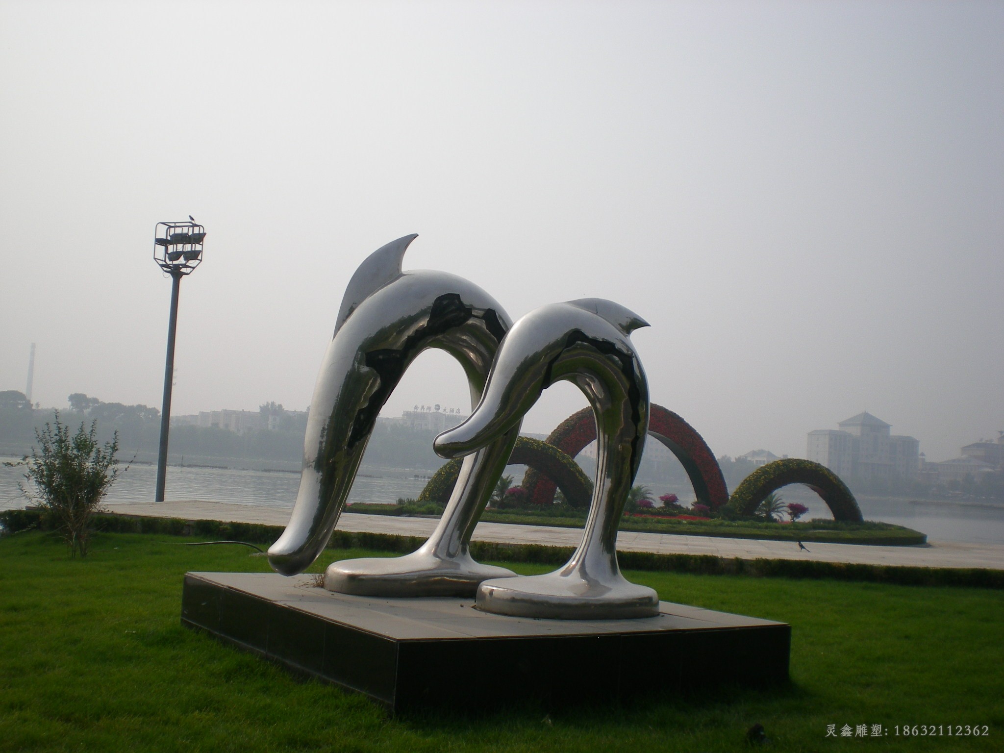 创意海豚广场景观不锈钢雕塑