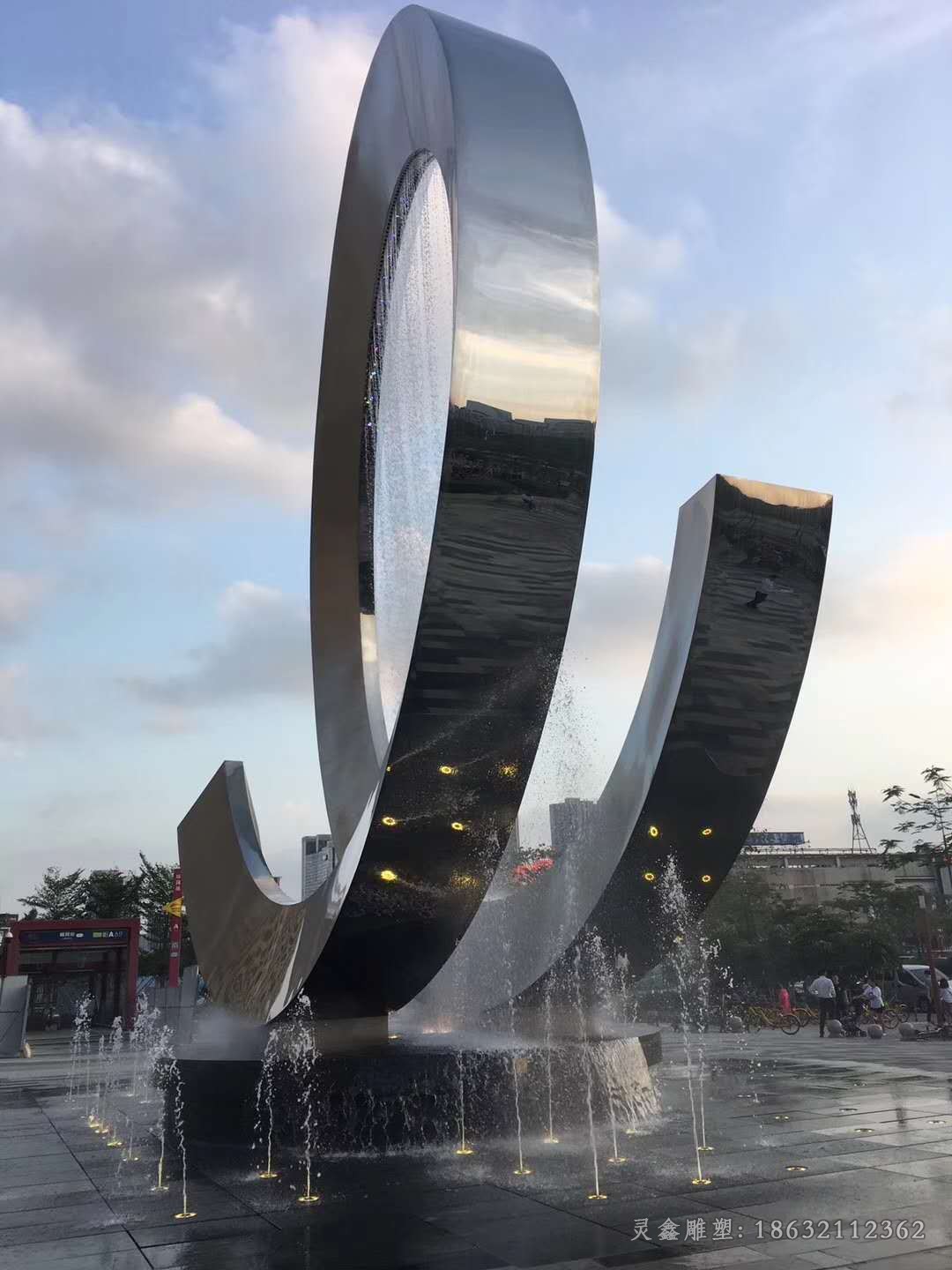 广场不锈钢抽象圆环景观雕塑