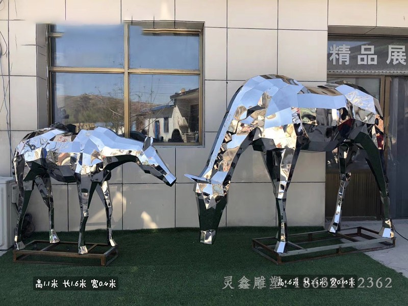 不锈钢镜面动物马庭院雕塑