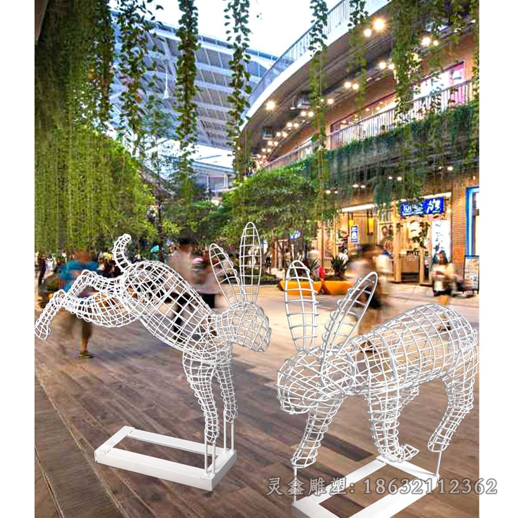不锈钢镂空兔子街边雕塑