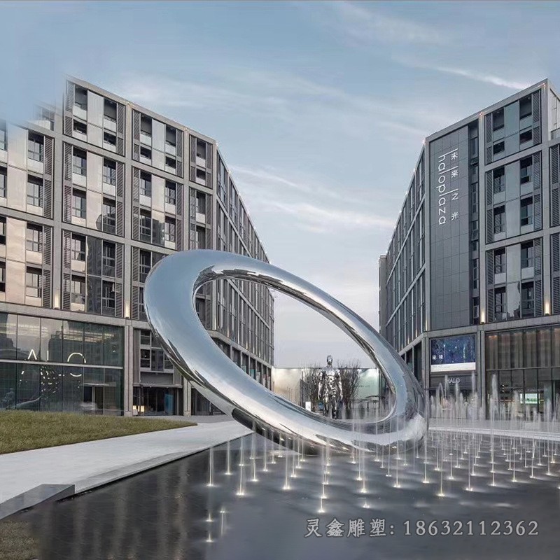 广场不锈钢镜面月亮喷泉雕塑
