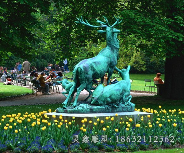 公园鹿奔跑动物景观铜雕