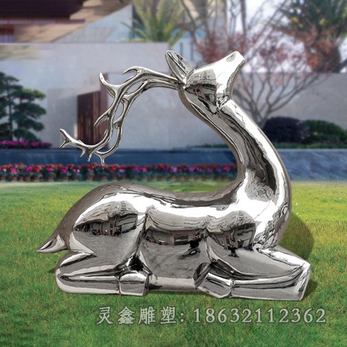 跪姿镜面不锈钢鹿动物雕塑