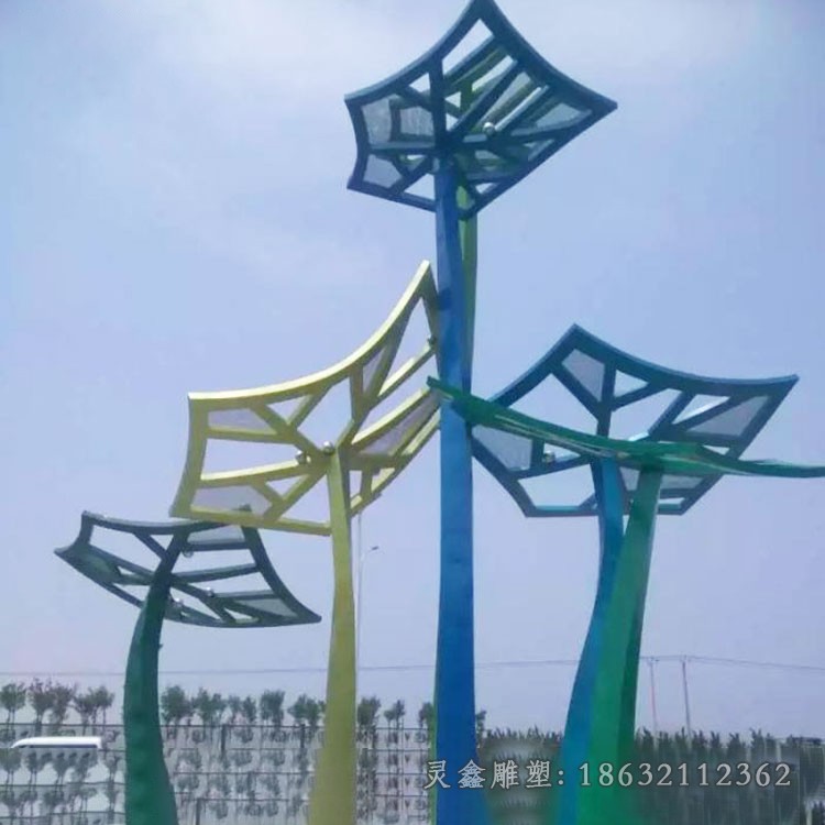 景区不锈钢镂空树叶景观雕塑