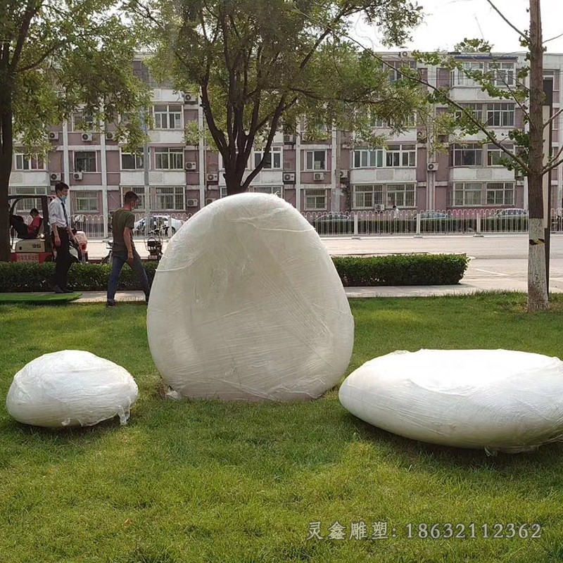 不锈钢白色抽象景观雕塑
