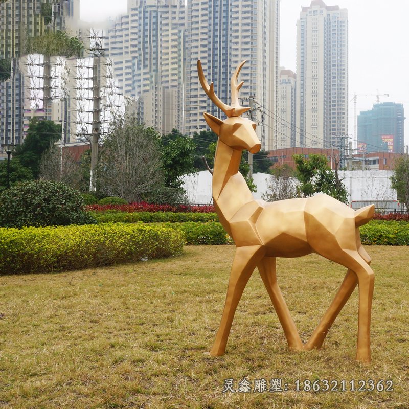 站转头鹿向背铜雕