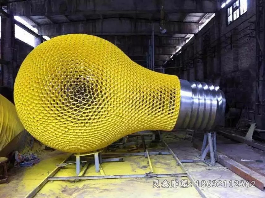 不锈钢灯泡景观彩绘雕塑