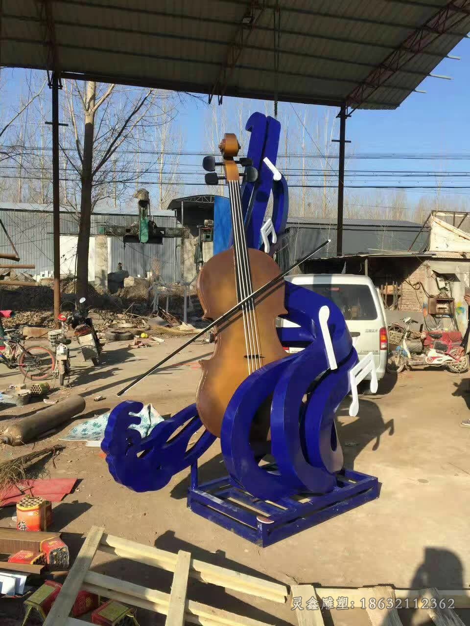 不锈钢大提琴彩绘景观雕塑