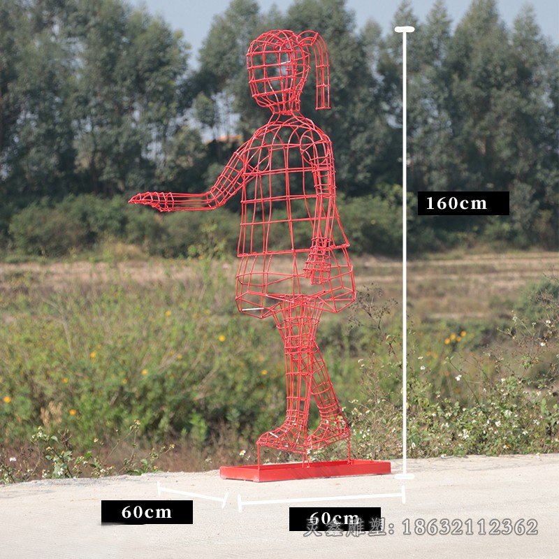不锈钢镂空人物彩绘景观雕塑