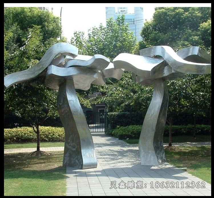 不锈钢镜面抽象人物广场景观雕塑
