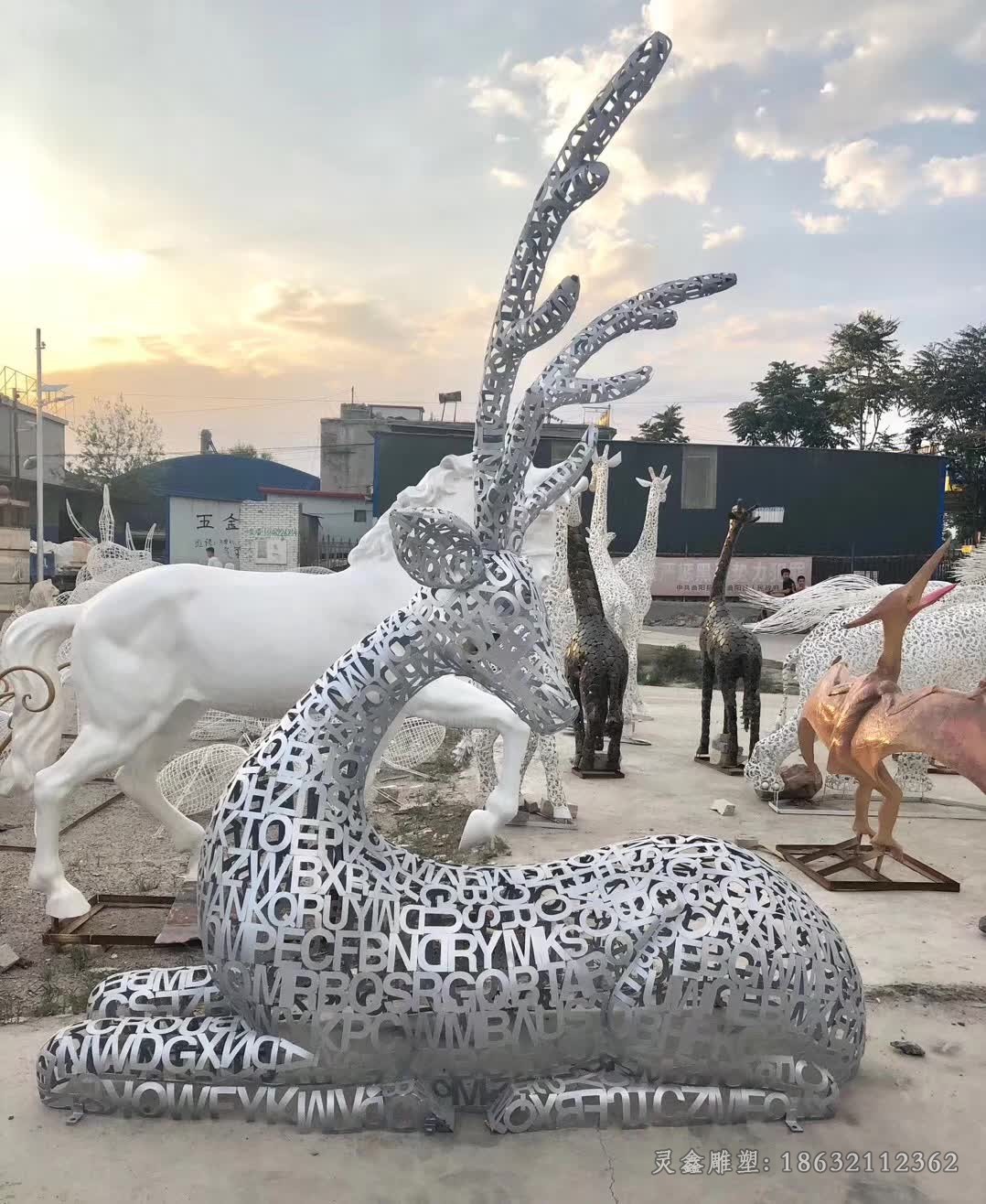不锈钢抽象鹿城市景观雕塑