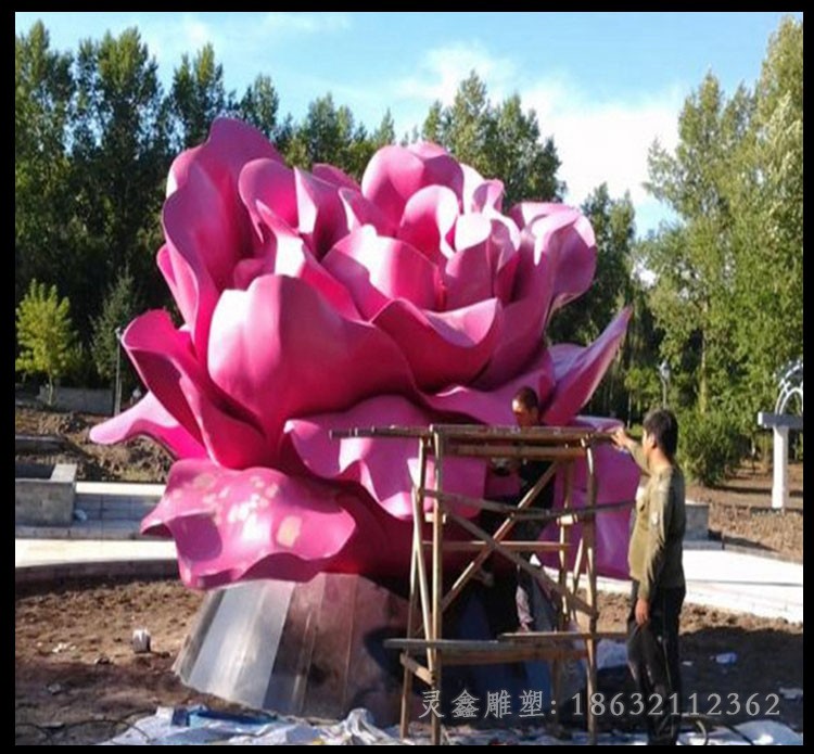 不锈钢彩绘花户外景观雕塑