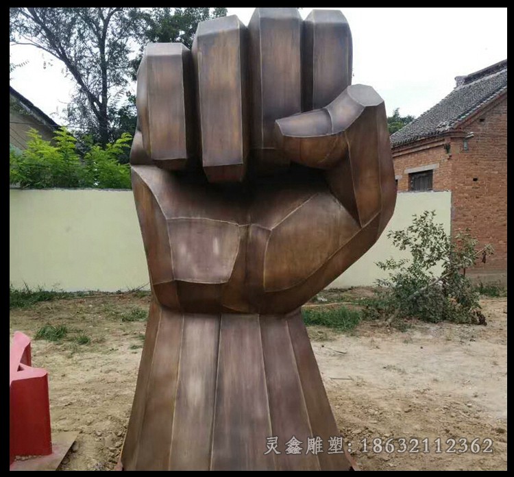不锈钢彩绘镜面拳头广场雕塑