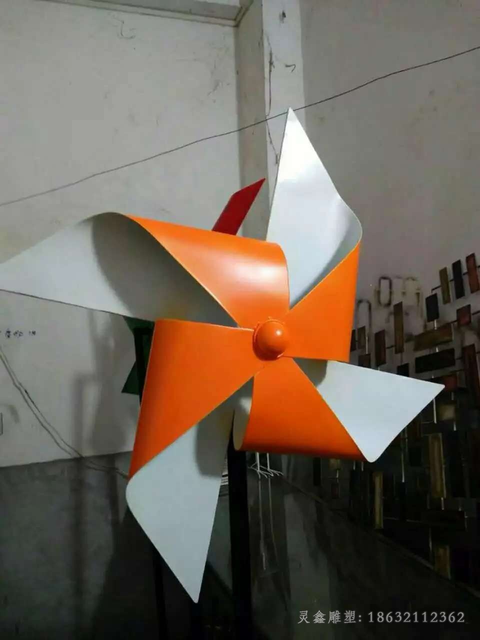 不锈钢彩绘风车广场景观雕塑