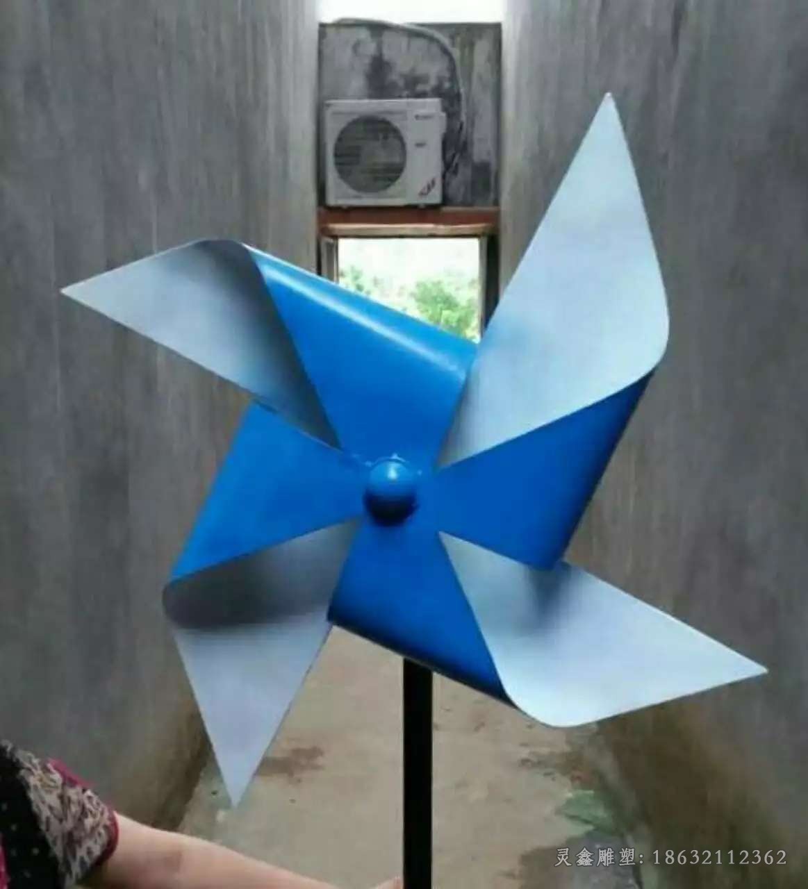 不锈钢彩绘风车城市景观雕塑